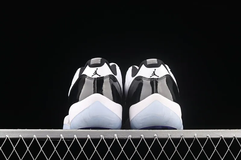 All Categories Air Jordan Jordan Series Basketball Shoes Air Jordan 11 Pure Original Version Air Jordan 11 Low "Concord" AJ11 Concord White Black Original Label Real Carbon Fiber Low-top Basketball Shoes 528895-153